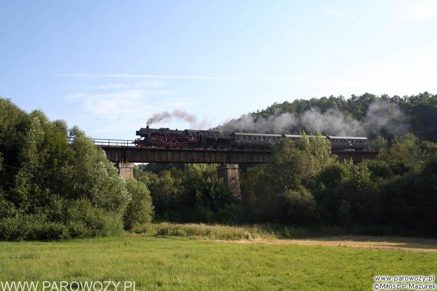 Ty2-953 z porannym pociągiem retro towarzyszącym Parowozjadzie’2006.