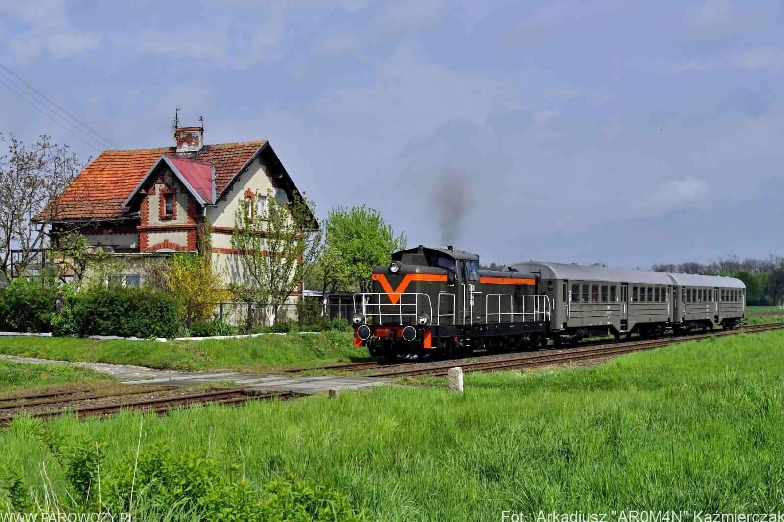 SP42-260 podczas przejazdu „Kociołkiem” przez Wielkopolskę. 01.05.2015. Fot.: Arkadiusz Kaźmierczak